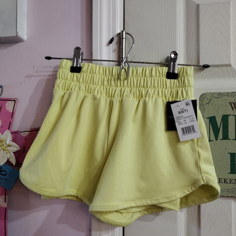 Grayson/Threads Activewear Shorts Lined 2" in Yellow Green Chartreuse Size 6/7